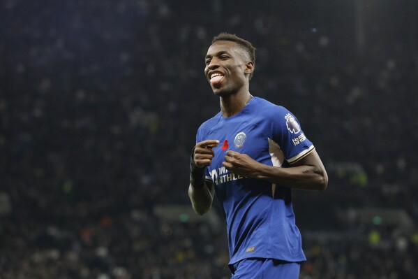 9 man Tottenham beaten by Chelsea in chaotic match and loses EPL s